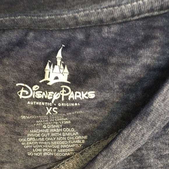 A Walt Disney world tshirt - Picture 3 of 5